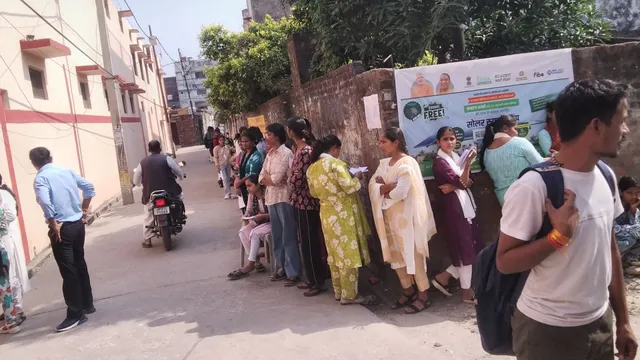 UP PET Exam: लखीमपुर खीरी में प्रशासन के इंतजाम नाकाफी, शौचालय की कमी से महिला परीक्षार्थियों को परेशानी