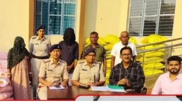 मुजफ्फरपुर के सुंदरपुर में नकली खाद फैक्ट्री का भंडाफोड़, महिला समेत दो गिरफ्तार