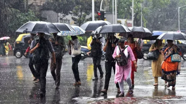 UP Weather Today: चक्रवाती तूफान का प्रदेश में भी दिखेगा असर, लखनऊ समेत कई जिलों में बारिश का अलर्ट
