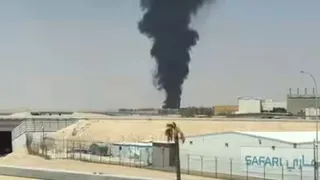 Riyadh News: एयरपोर्ट पर फिर हमले का दावा, हूती विद्रोहियों के ड्रोन-मिसाइल अटैक से हलचल 6 %C3%A0%C2%A5%C2%87riyad airport 1792989026296 m