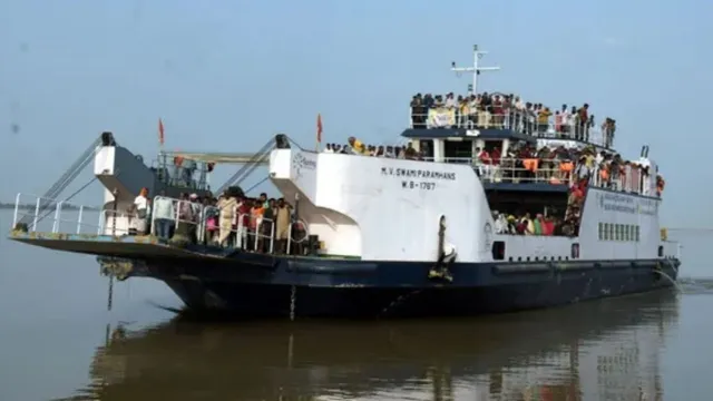 भागलपुर में गंगा का जलस्तर घटा तो बढ़ी हलचल, बियाडा घाट पर 50 मीटर आगे खिसका प्लेटफॉर्म, जलयान सेवा पर नजर
