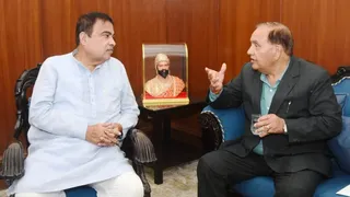 दिल्ली में केंद्रीय मंत्री नितिन गडकरी के साथ हिमाचल विधानसभा अध्यक्ष कुलदीप पठानिया।
