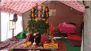 अंतरराष्ट्रीय कुल्लू दशहरा उत्सव में विराजमान देवता शिवराड़ी नारायण। जागरण