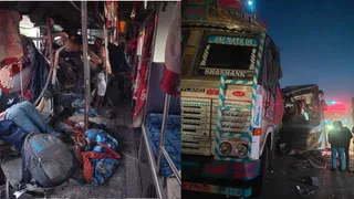 छत्तीसगढ़ में बस और ट्रक की टक्कर में तीन लोगों की मौत।