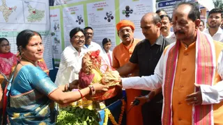 Farmer ID Card for Sharecroppers : खेत बचेगा तो किसान बचेगा अभियान के तहत मुजफ्फरपुर पहुंचे कृषि मंत्री विजय कुमार सिन्हा।
