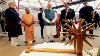 पीएम मोदी ने वाराणसी में अरविंद लिमिटेड की गारमेंट यूनिट का किया उद्घाटन, 1000 को मिलेगा रोजगार।