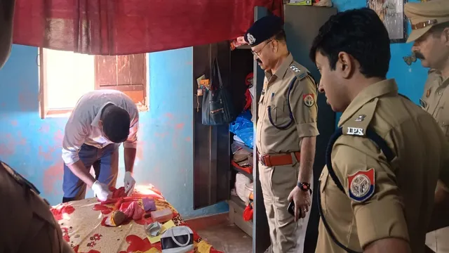 बिजनौर में सोता रहा परिवार, चोर समेट ले गए 17 लाख का माल