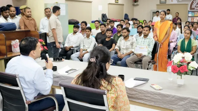 प्रतियोगी छात्रों के सपनों को मिलेगी नई उड़ान, हरदोई में खुली अभ्युदय लाइब्रेरी; डीएम ने किया युवाओं को प्रेरित
