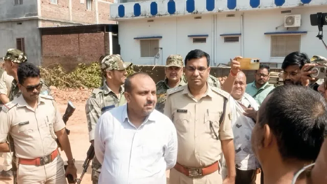 हजारीबाग में खासमहल की 50 डिसमिल जमीन पर फिर बवाल, रात में जेसीबी से तोड़फोड़ का पूर्व मंत्री पर लगा आरोप