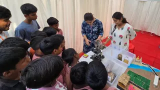 आइआइटी बीएचयू ने 'ग्राम विज्ञान 2026' से ग्रामीण बच्चों में जगाई वैज्ञानिक चेतना।