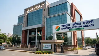 एनटीए ने नीट जेईई और सीयूईटी छात्रों के लिए चौबीसों घंटे हेल्पलाइन शुरू की (AI फोटो)