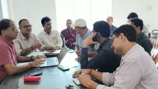 Bihar Voter List Verification : बीडीओ आदित्य नारायण दीक्षित की अध्यक्षता में बीएलओ सुपरवाइजरों की बैठक।