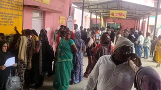 चिकित्सक डा. शशि भूषण उपाध्याय ने चेतावनी दी है कि इस समय बुखार को बिल्कुल नजरअंदाज न करें।