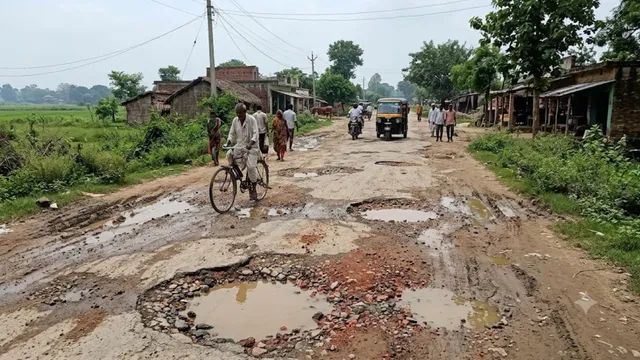 संतकबीर नगर में जर्जर सड़क से मिलेगी राहत, 30 लाख की लागत से संवरेगा करमा-भटौरा मार्ग
