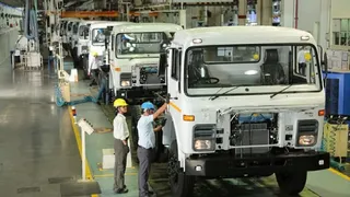 जमशेदपुर स्थित मदर प्लांट इस सफलता का मुख्य केंद्र रहा, जहां इंफ्रास्ट्रक्चर और खनन गतिविधियों में तेजी से भारी वाहनों की बिक्री बढ़ी।