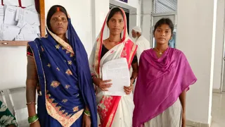 झारखंड में खाप पंचायत की दबंगई, 3 लाख रुपये डकारकर बहू को किया घर से बेदखल