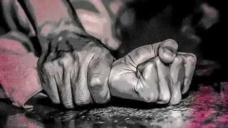 पति ने 18 वर्षीय पत्नी को कमरे में बंधक बनाया (सांकेतिक तस्वीर)