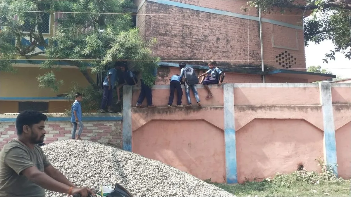 Katihar School Students Jump Wall Safety Concerns Emerge (1)