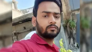 झूले से गिरकर पेंटर की मौत, दो बच्चों के सिर से उठा पिता का साया।