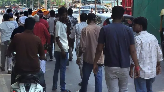 शवयात्रा पर काशी में बजाया हार्न तो सुनना पड़ेगा - 'का गुरु, इनहूं से जल्दी हव का तोहके जाए के?'
