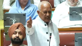पंजाब विधानसभा में बोलते हुए मंत्री बरिंदर गोयल।