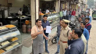 नांगल चौधरी में मिठाई की दुकान पर बॉयलर लीक की अफवाह ( एआई जेनरेटेड इमेज )