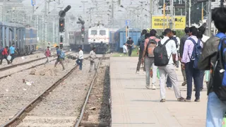 पूर्वांचल से बंगाल जाने वाली ट्रेनों के फेरे बढ़े।