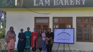 एलओसी के पास चार महिलाओं ने बेकरी से बनाई पहचान।