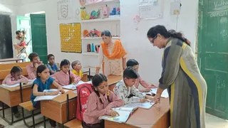 स्कूलों में बच्चों को मिलेगा उपमा और मीठा हलवा।