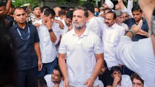 दिल्ली के रामलीला मैदान में रैली की तैयारियों के बीच व्यापारियों ने एक बार फिर लोकसभा में नेता प्रतिपक्ष राहुल गांधी को पत्र लिखकर प्रदर्शन टालने का अनुरोध किया है। फाइल फोटो