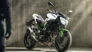 भारत में लॉन्च हुई 2027 Kawasaki Z900