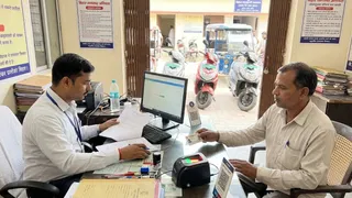 बिहार में EV पर सब्सिडी के लिए अब आधार हुआ जरूरी, परिवहन विभाग ने जारी किया नोटिफिकेशन (AI Generated Image)