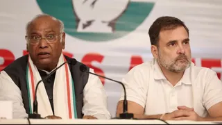 कांग्रेस चार राज्यों की 28 एमएलसी सीटों पर हारी