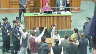 सदन में विपक्ष का हंगामा। जागरण