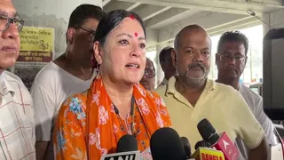मंत्री अग्निमित्रा पाल ने 'एनकाउंटर' शीर्षक से कविता लिखी। (फोटो-ANI)