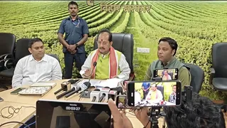 प्रेस कांफ्रेंस करते कृषि मंत्री विजय कुमार सिन्हा। सौ-आईपीआरडी