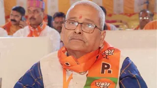 बुधवार को एक शिलान्यास कार्यक्रम में भाग लेने के लिए घर से निकलते समय चंद्रशेखर मिश्रा की तबीयत अचानक बिगड़ गई।