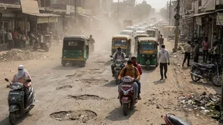 टूटी सड़कों से आम जनजीवन अस्त व्यस्त (एआई जेनरेटेड इमेज)