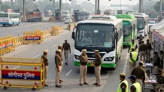 दिल्ली में 1 नवंबर से केवल BS-6, CNG और ई-बसों को एंट्री ( एआई जेनरेटेड इमेज )