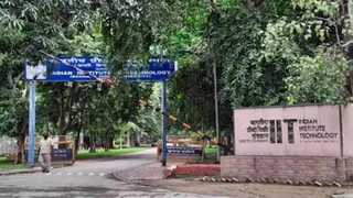 आईआईटी बीएचयू दीक्षांत समारोह में कुमार मंगलम बिरला मुख्य अतिथि 2048 छात्रों को मिलेंगी उपाधियां।