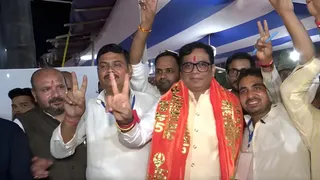 जीत के बाद डॉ. संजीव कुमार