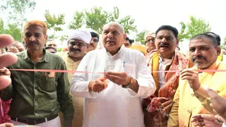 बलिया कृषि मेले में मंत्रियों ने किसानों की आय बढ़ाने और आधुनिक खेती पर दिया जोर।