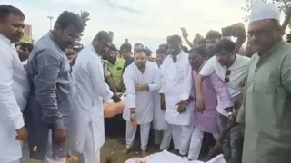तेजस्वी यादव ने उनके निधन पर गहरी शोक संवेदना व्यक्त करते हुए परिवार को ढांढस बंधाया।
