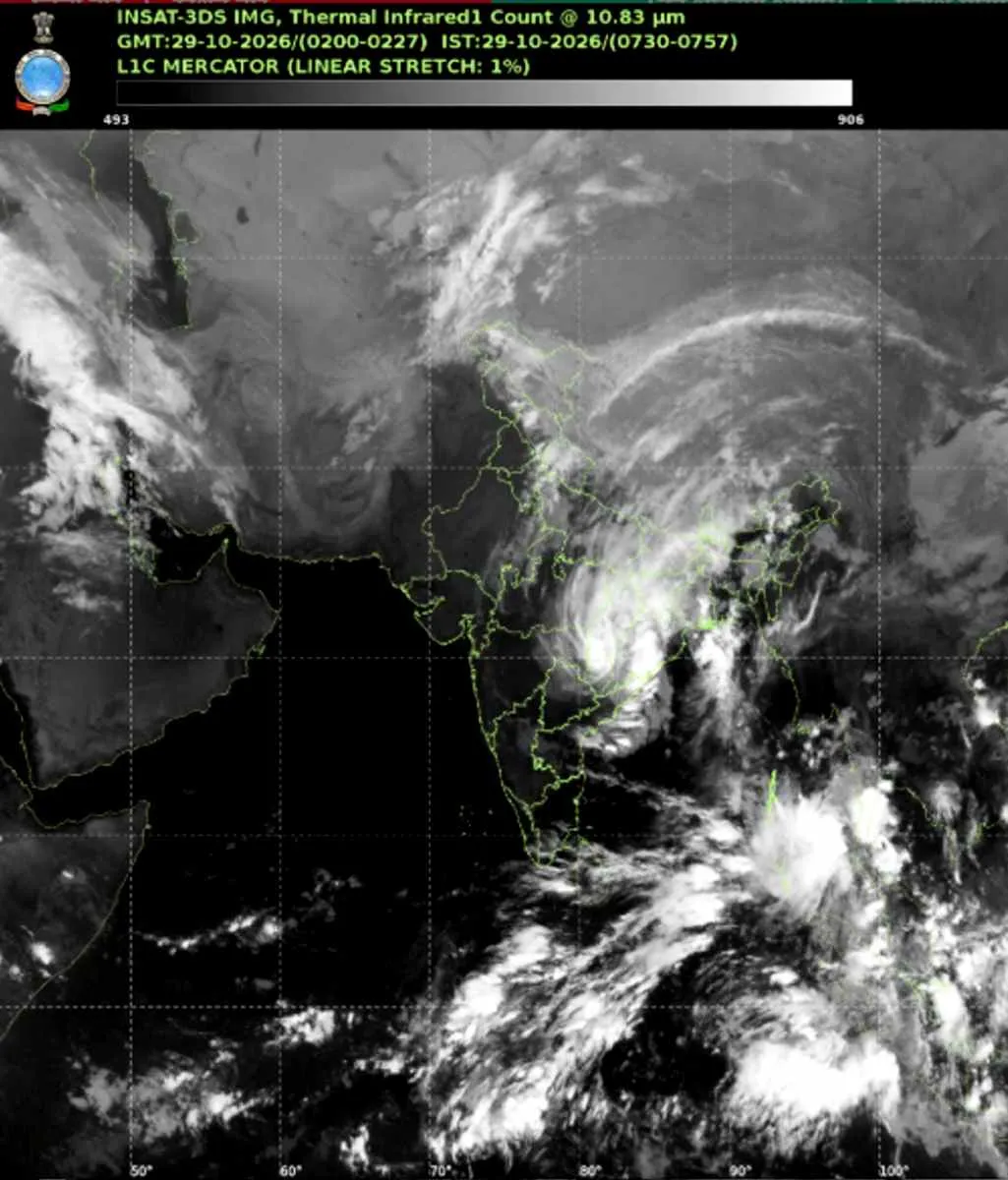 Cyclone Arnab (6)