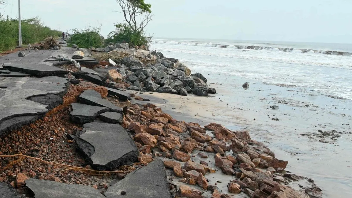 Cyclone Arnab (7)