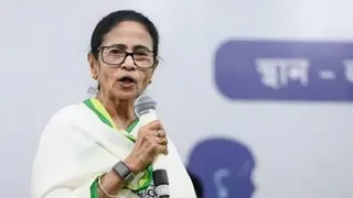 ममता बनर्जी की विपक्ष से एकजुटता की अपील।