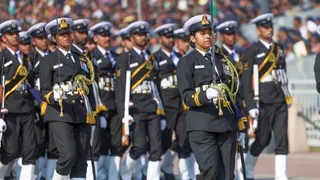 नौसेना में महिला अधिकारी को स्थायी कमीशन न देने का फैसला रद