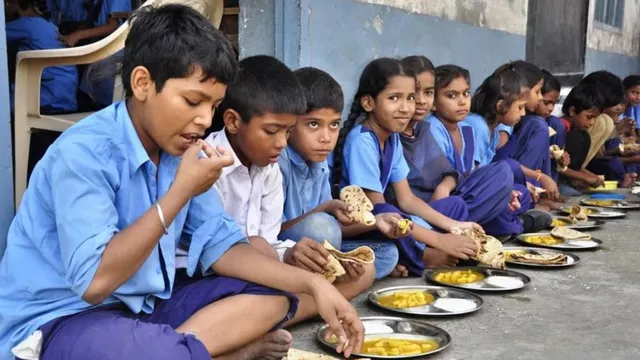 राशि नहीं मिली तो 9 नवंबर से झारखंड में ठप होगा मिड-डे मिल, शिक्षक बोले- अब जेब से या उधार लेकर कैसे खिलाएं?