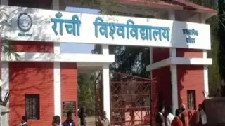यूजी और पीजी में घट गए हैं सेमेस्टर, यूजी में चार महीने के बाद ही हो जाती है परीक्षा।
