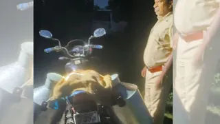 पूर्वी चंपारण में पुलिस ने जब्त किया अंदर चरस और नेपाली शराब।